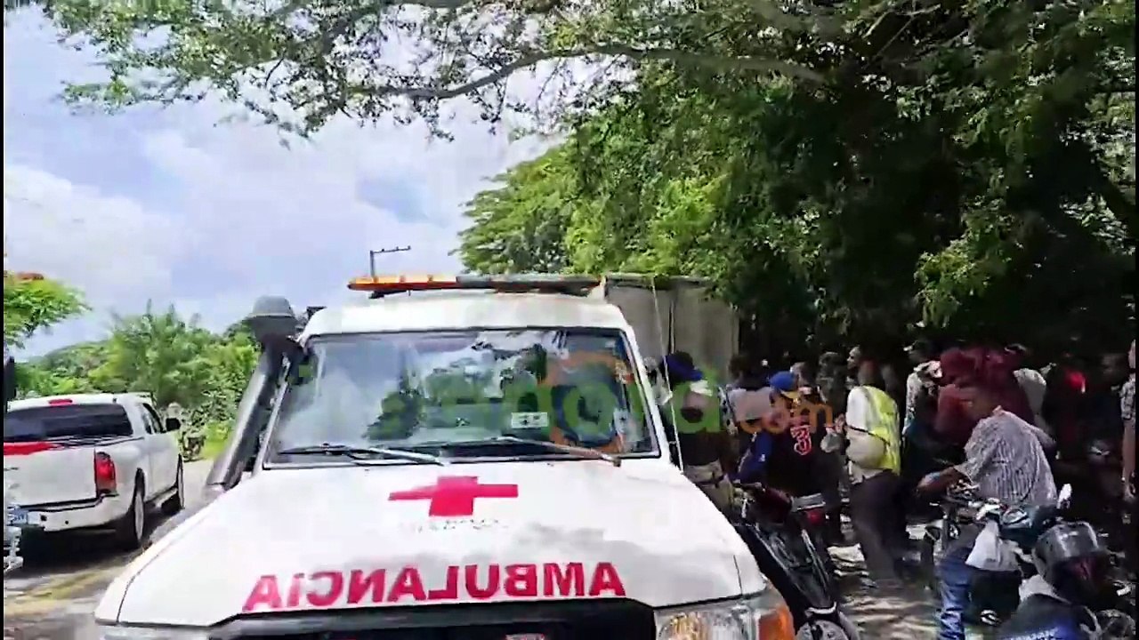Aparatoso accidente de tránsito deja un hombre fallecido en carretera San Fco. Guiza