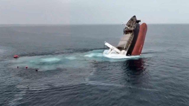 Video: Cargo Ship Eternity C Sinks in the Red Sea After Houthi Attack