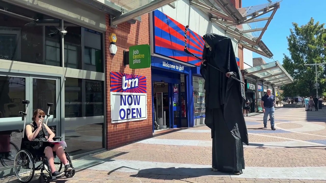 Portsmouth Crips Against Cuts and Unite Community stage 'die-in' protest against welfare cuts