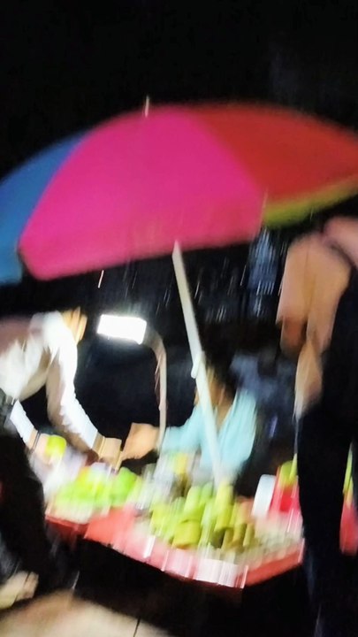 Discover bustling markets, iconic vibes, and Delhi’s heartbeat!  #ConnaughtPlace #DelhiVibes #EveningVibes