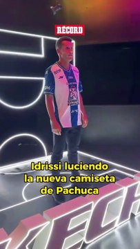 ¡CUÁNTA ELEGANCIA! Oussama Idrissi presume la nueva indumentaria de Pachuca previo al Apertura 2025