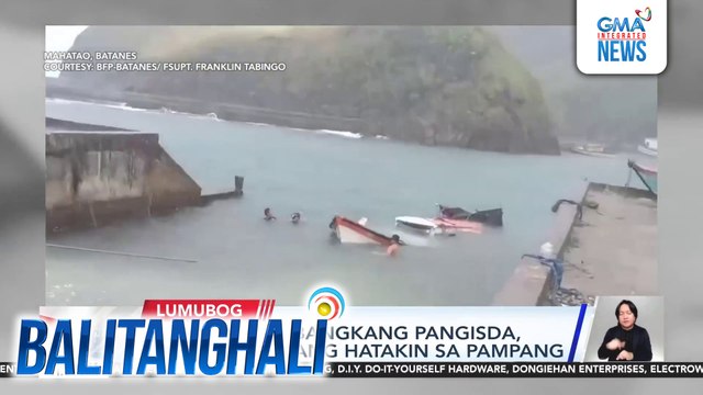Lumubog na bangkang pangisda, pinagtulungang hatakin sa pampang | Balitanghali