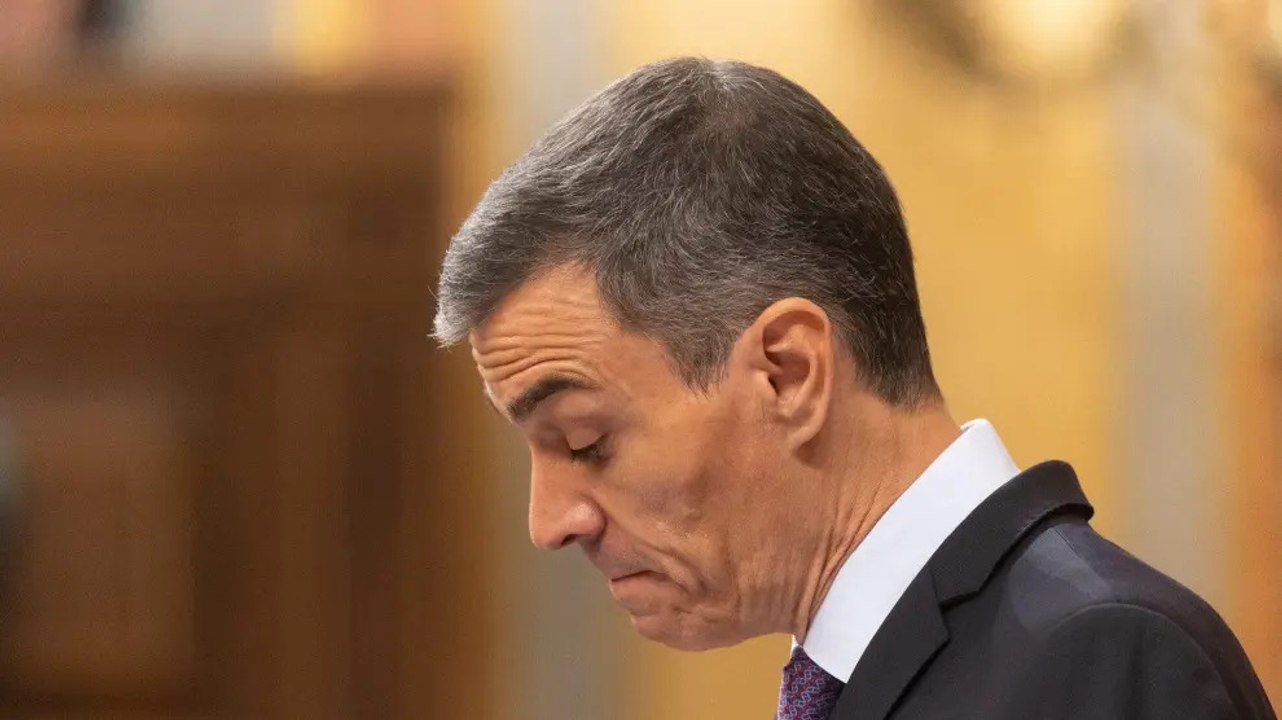 La corrupción del PSOE y la propia hemeroteca vuelven a retratar a Pedro Sánchez y a enseñarle la puerta de salida