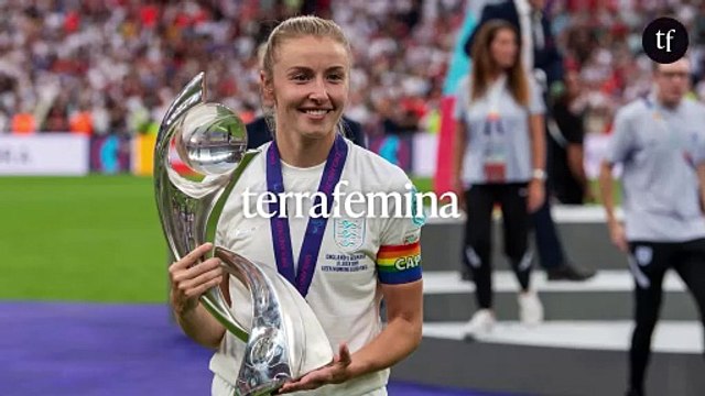 C'est la Kim Kardashian du foot ! : cette footballeuse star pose en sous-vêtements et on l'accuse d'être trop sexy pour une sportive pro