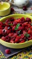 Salade de fruits rouges: fraise, framboise, cerise et pastèque, parfaite pour l'été!