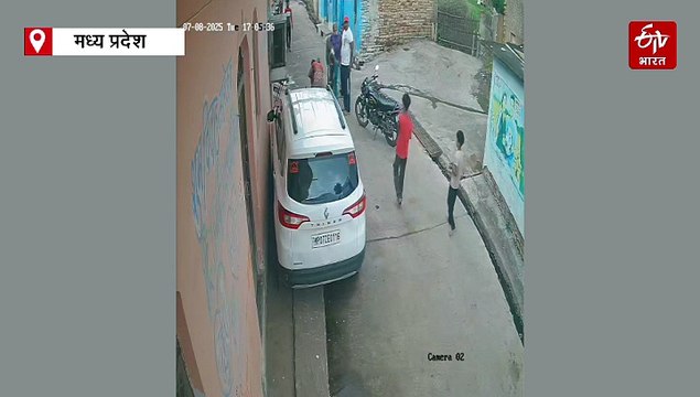 शिवपुरी में 24 घंटे चला कुत्ते का आतंक, 8 बच्चों को बनाया निशाना, पीछे से करता था वार