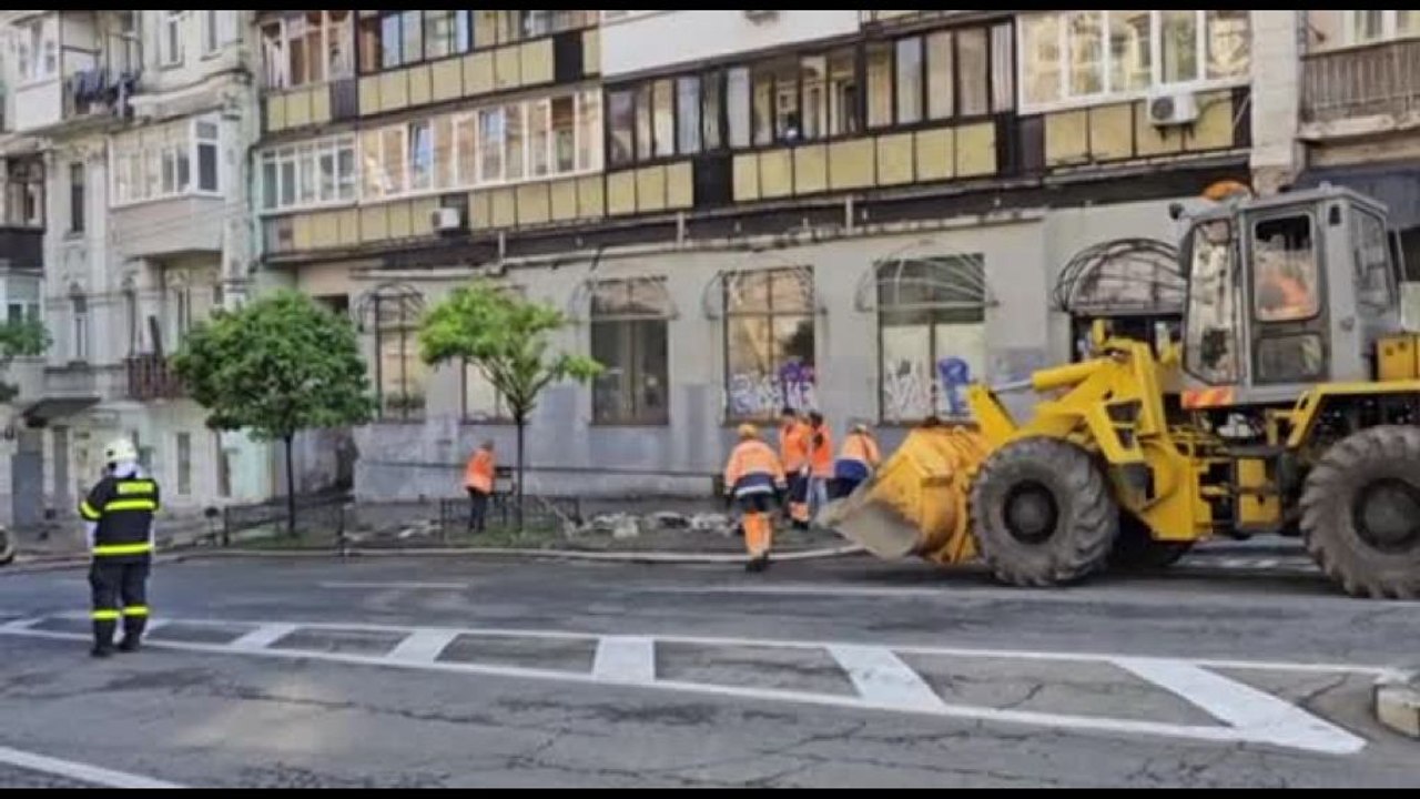 Ucraina, i danni dopo l'attacco russo su Kiev: almeno due morti