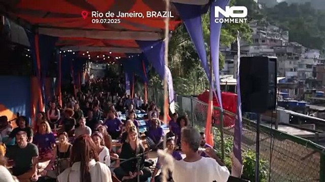 Iniciativa de ioga forma instrutores nas favelas do Rio