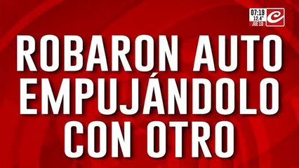 Ladrones remolcadores se robaron un auto empujándolo con otro