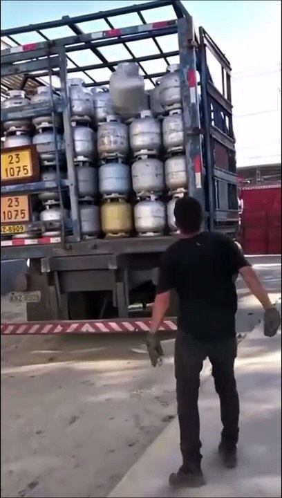 Un livreur de fûts vraiment très précis