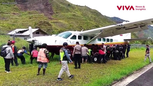 Video Pesawat Pecah Ban Saat Mendarat di Bandara Mulia Papua