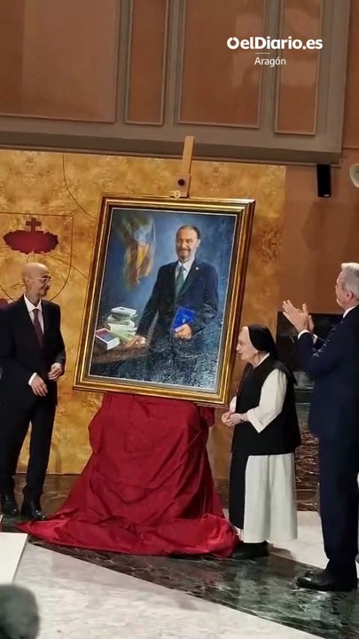 Javier Lambán descubre su retrato como expresidente: "Aragón es la idea en la que por encima de cualquier otra milito"
