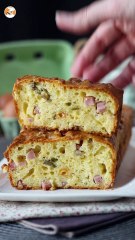 Bizcocho salado de jamón cocido, aceitunas y tomates secos con skyr