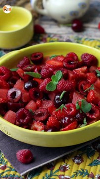 Ensalada de frutos rojos: fresas, frambuesas, cerezas y sandía ¡perfecta para el verano!
