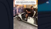 Unos turistas se 'divierten' por el aeropuerto de Palma conduciendo un vehículo de asistencia