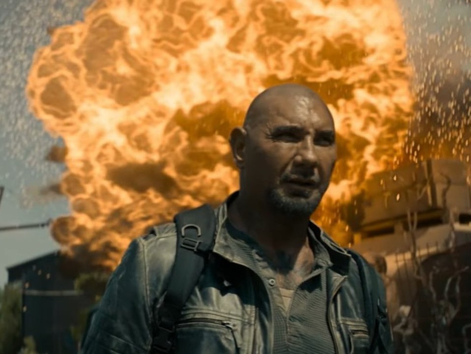 Trailer zu "afterburn": dave bautista wird zum schatzsucher