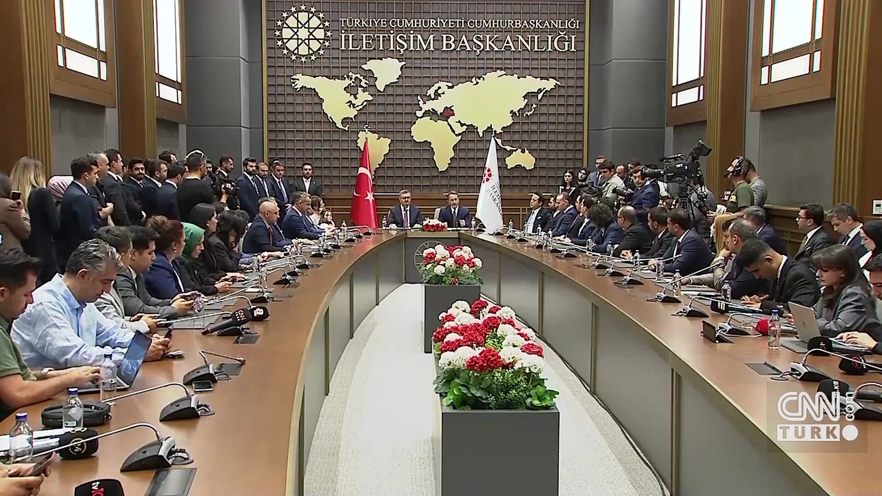 İletişim Başkanlığı'nda devir teslim: Fahrettin Altun görevini Burhanettin Duran'a devretti