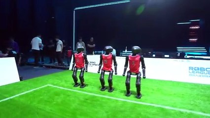 Los robots calientan para la RoboCUp 2025