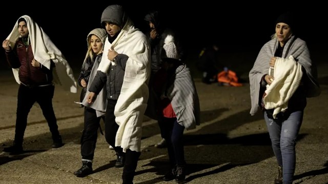 Macron y Starmer repatriarán a los inmigrantes ilegales del Canal de la Mancha