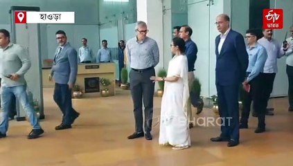 ওমরের আমন্ত্রণে পুজোর পর কাশ্মীর যাওয়ার আশ্বাস মমতার, নিরাপত্তা সুনিশ্চিত করতে বার্তা কেন্দ্রকে