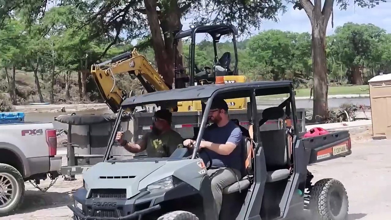 Inundaciones en San Antonio: Crece cifra de desaparecidos y críticas a autoridades