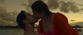 Zareen Khan hot song from  Aksar 2