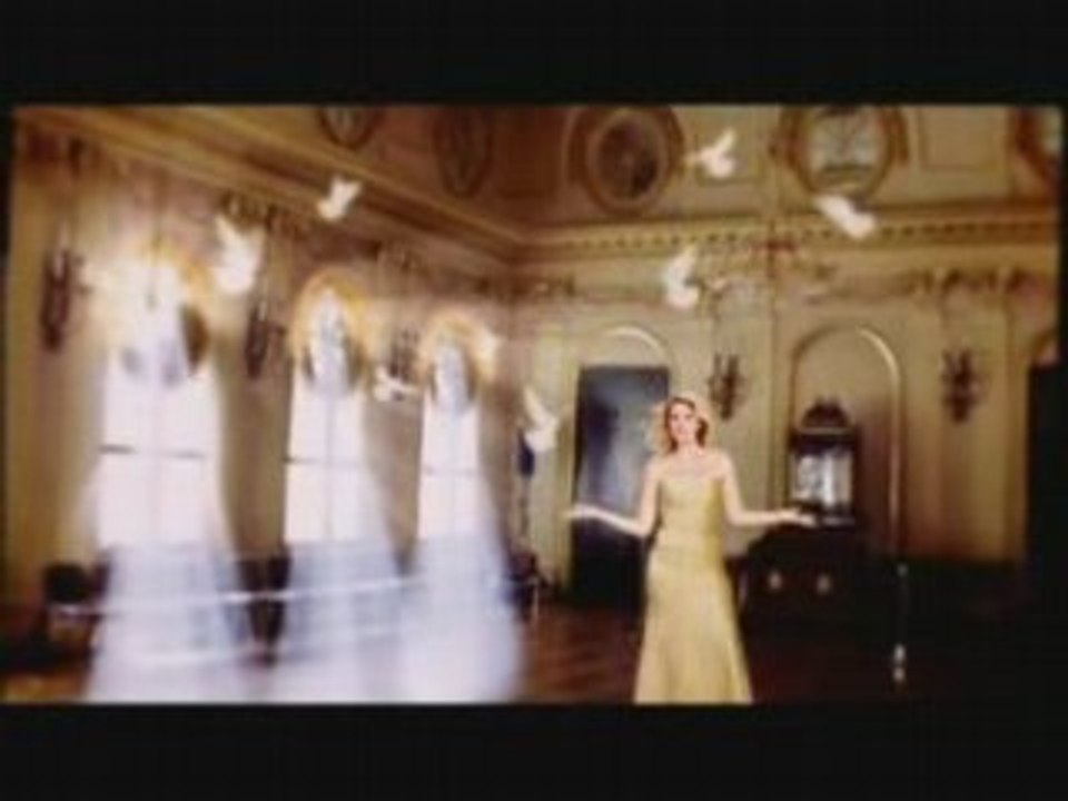 Petek Dinçöz Kolay Değil