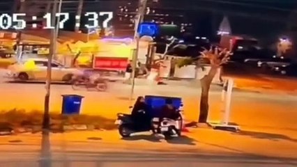 คนร้ายชุดดำ ฉุด หนุ่มจีน ขึ้นรถกลางพัทยา ปล้นทรัพย์สูญกว่า 2.3 แส