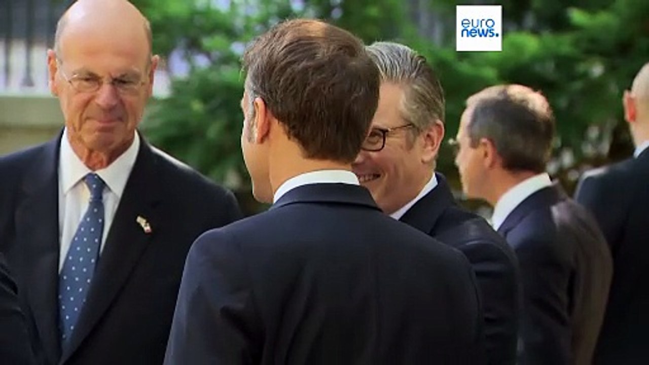 توافق لندن و پاریس برای بازگرداندن شماری از مهاجران غیرقانونی که با قایق به بریتانیا می‌رسند