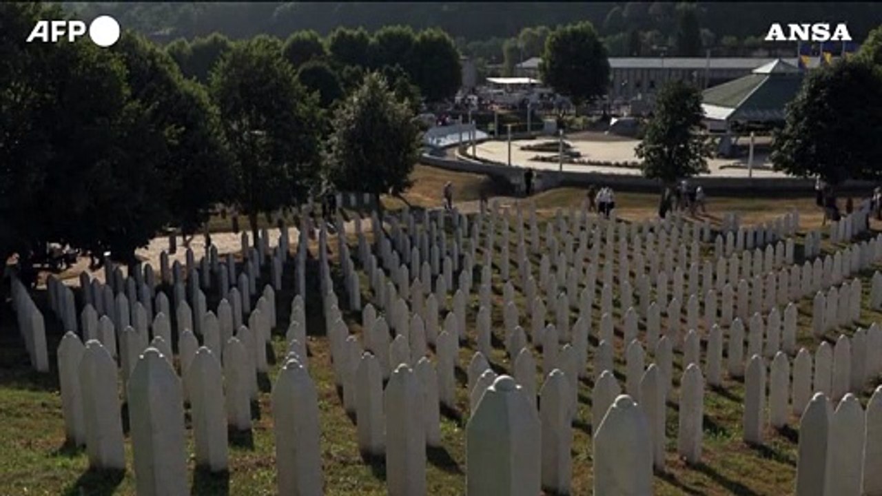 Srebrenica, la citta' ricorda i 30 anni dal massacro