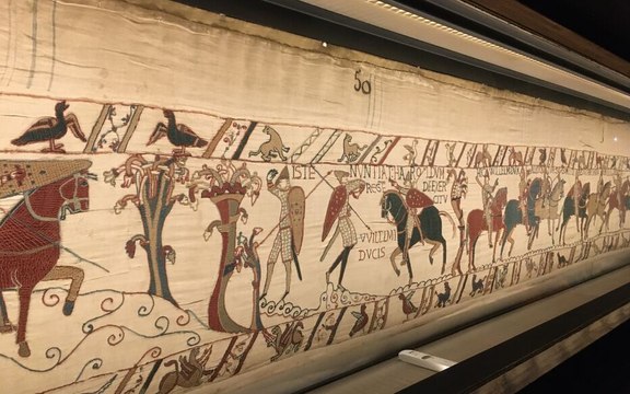 « Elle est très fragile » : pourquoi le prêt de la tapisserie de Bayeux à Londres fait débat
