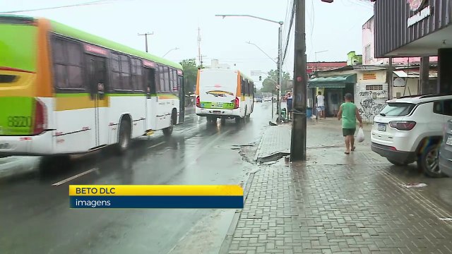Aumento dos roubos em Recife: Criminosos assaltam hamburgueria e levam mais de mil reais em Água Fria