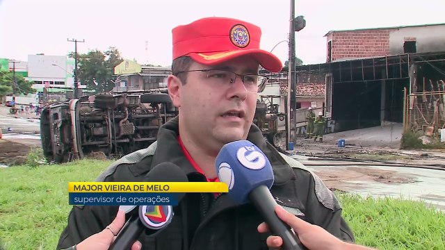 Caminhão Tanque Tomba e Provoca Incêndio Devastador na BR-101: Rastro de Destruição, Prejuízo e Intervenção de Órgãos Ambientais
