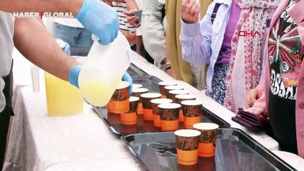 Cami avlusunda ilginç görüntü: Çeşmeden limonata akıyor