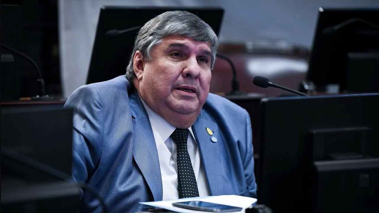 "¿Traidora de quién?"