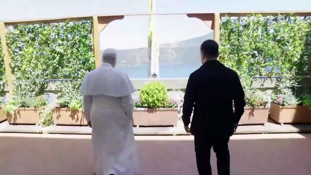 León XIV ofrece el Vaticano para negociar la paz y Zelenski pide una cumbre internacional