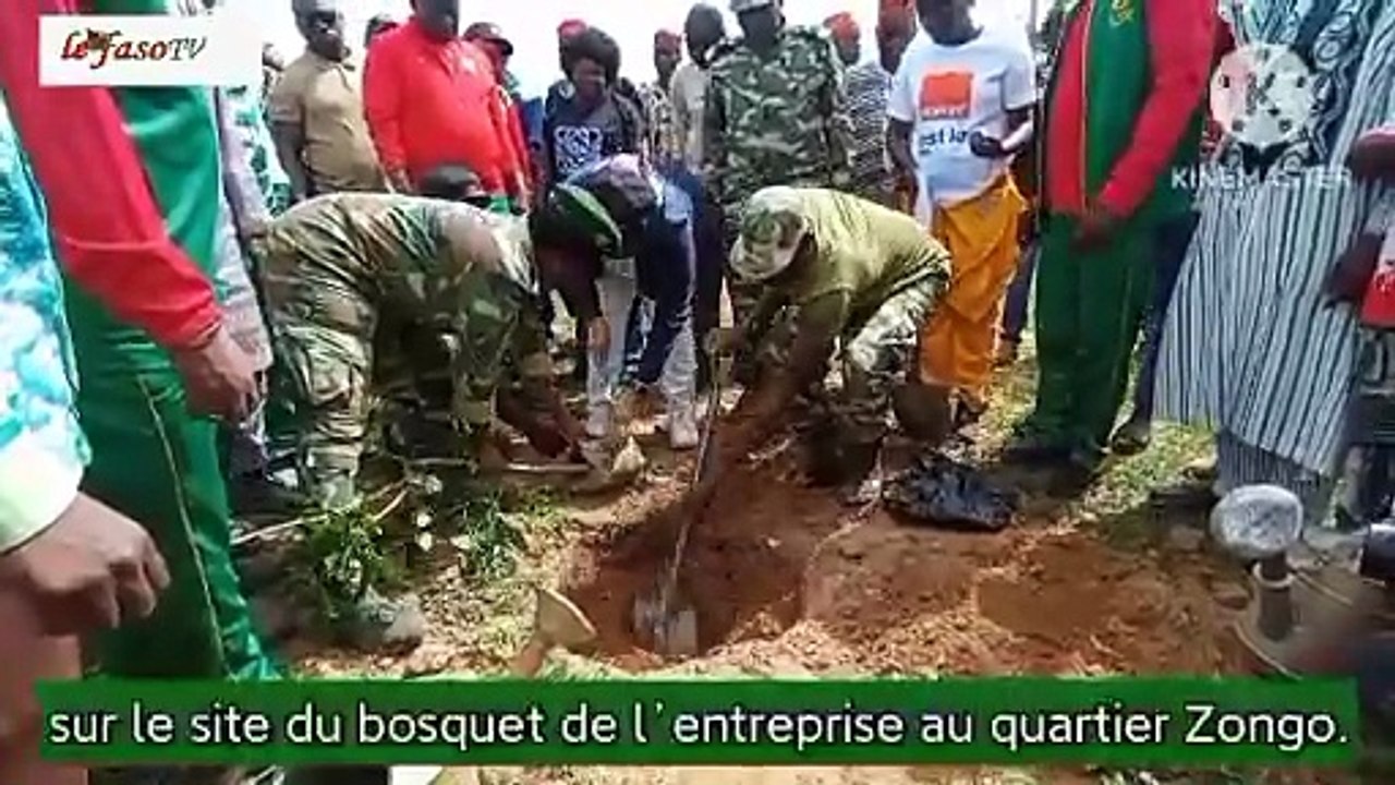 Journée nationale de l’arbre 2025 : Orange Burkina Faso plante 1 000 plantes médicinales