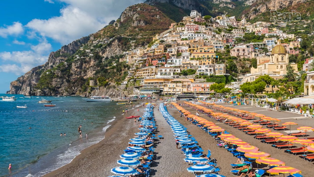 17-Year-Old Boy Dies After Digging 5-Foot Hole on Beach and Being Buried Alive