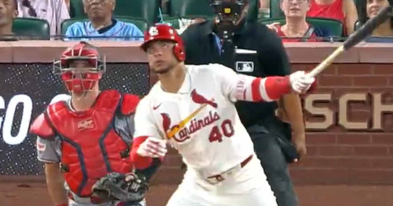 Willson Contreras llegó a la docena de jonrones