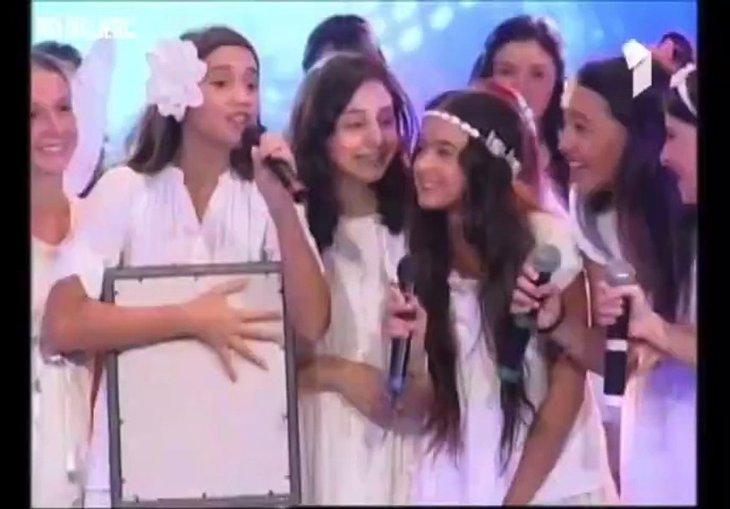 Princesses announcing the representative for Georgia at JESC 2010