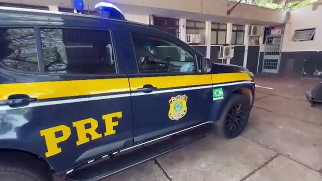 PRF encontra 81 kg de maconha escondidos em fundo falso de carro na saída de Maringá