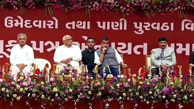 #GANDHINAGAR #GUJARAT CM GIVES APPOINTMENT LETTERS TO ST CONDUCTORS & OFFICERS OF WATER SUPPLY DEPART.