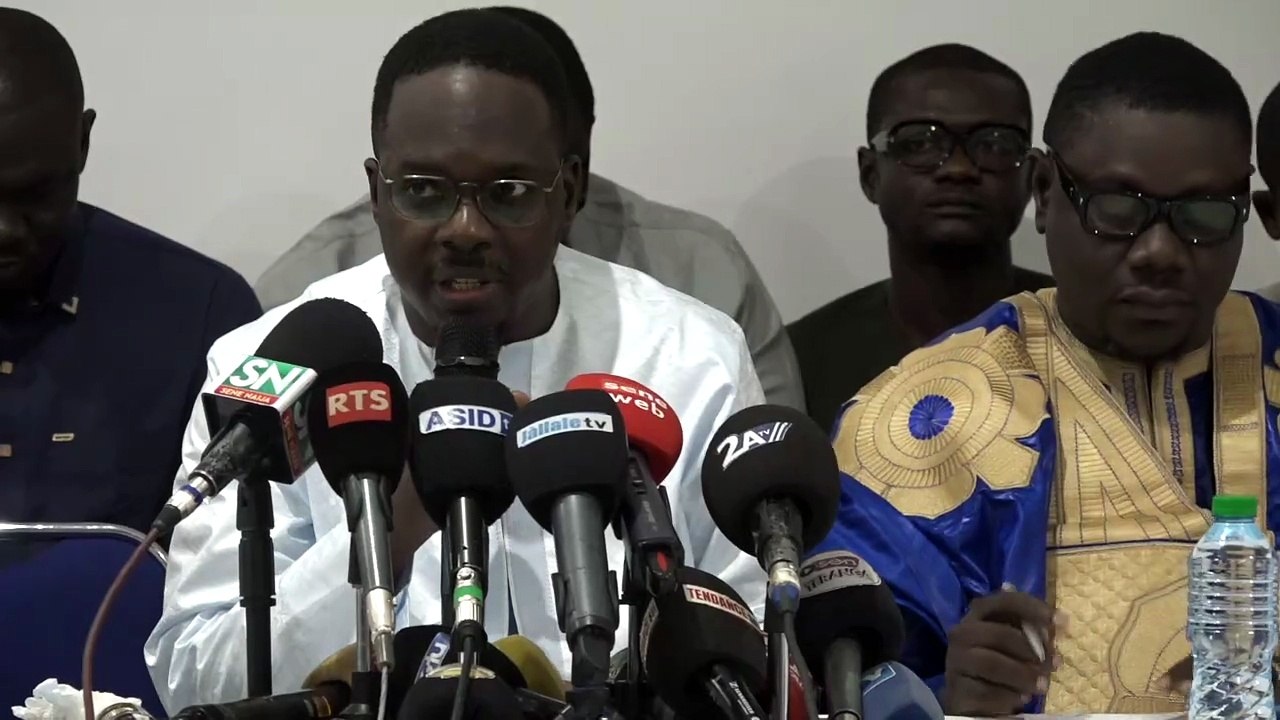 Ce soutien de Sonko boycotte en direct un plateau Tv et enflamme la salle...
