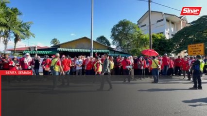 Dua kumpulan himpun, bawa suara berbeza terhadap PM