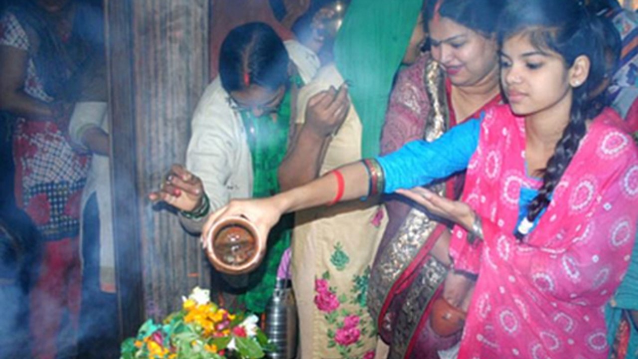Sawan Somvar Vrat 2025: सावन सोमवार का व्रत कुं...