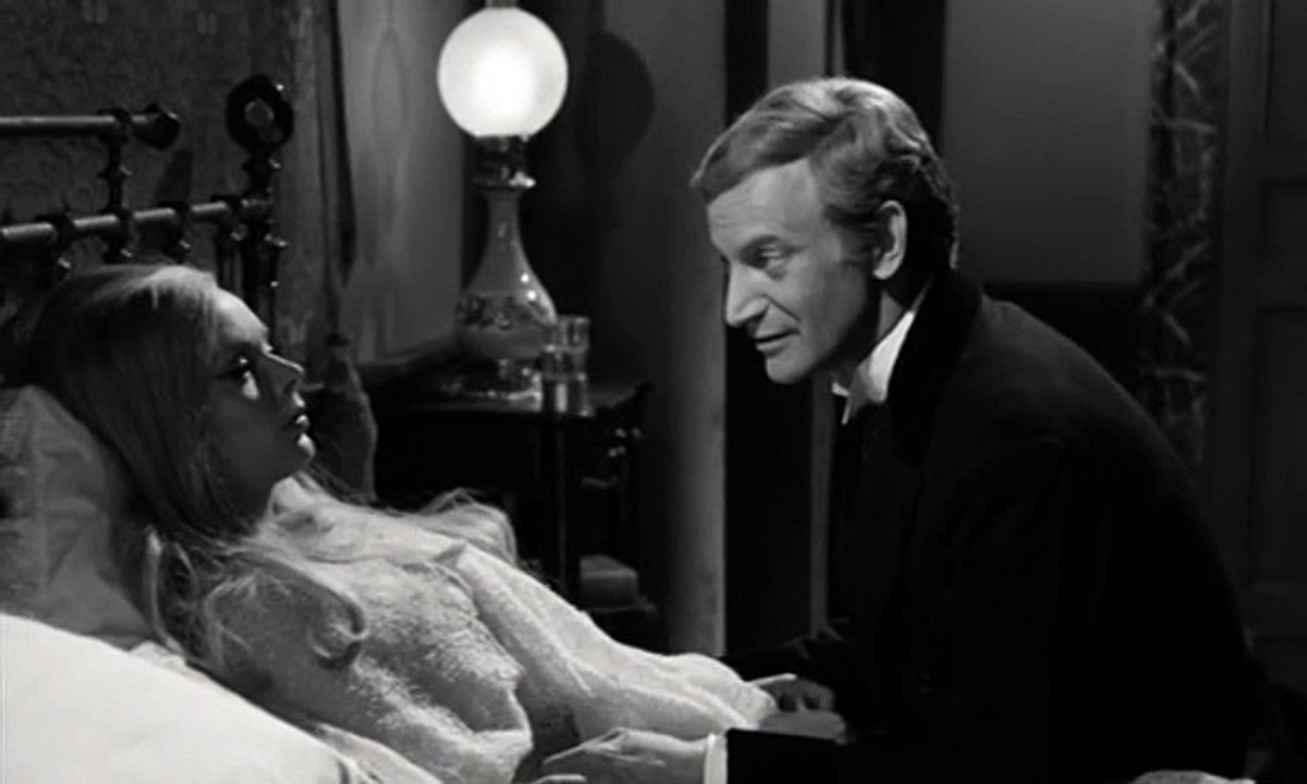 "Nightmare Castle" Starring Barbara Steele