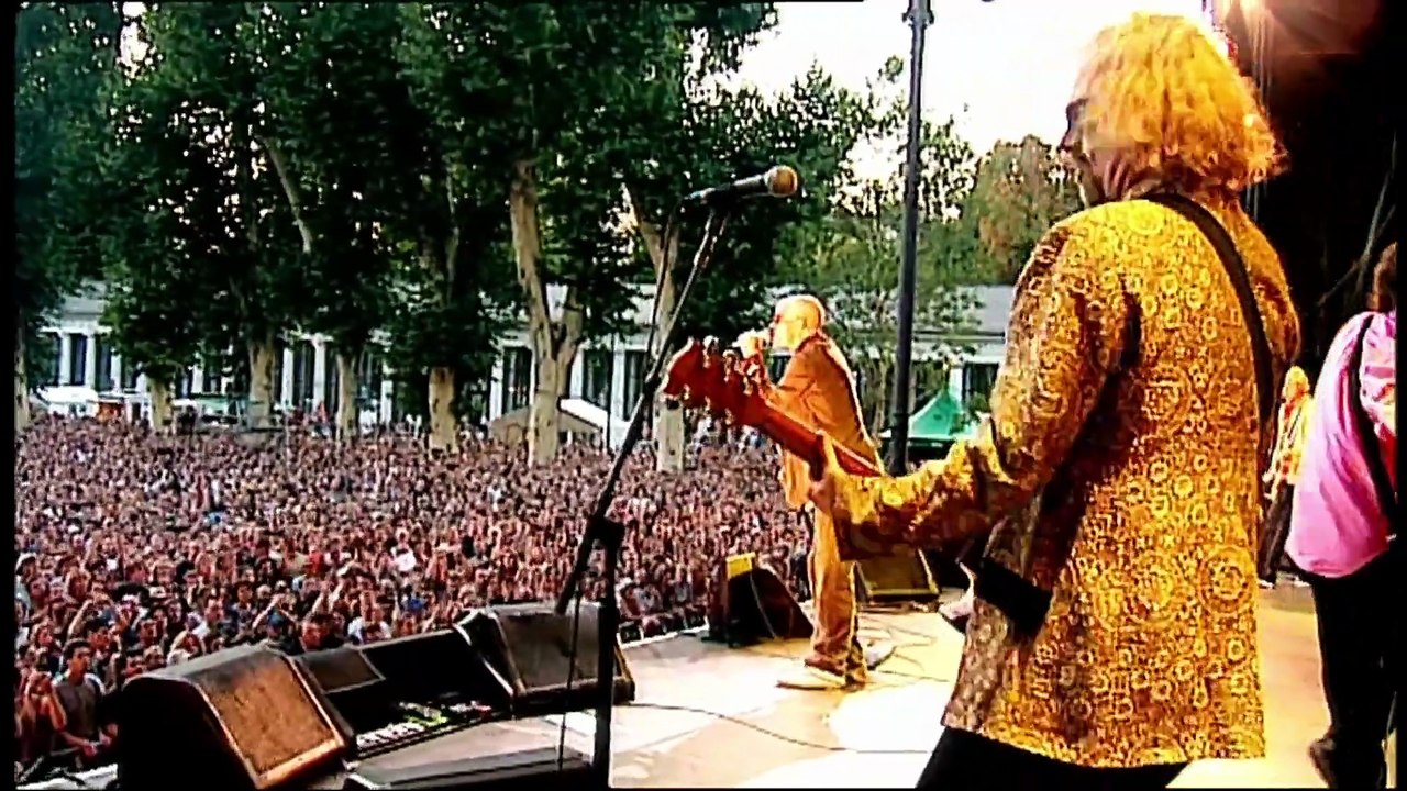 What's the Frequency, Kenneth? - R.E.M. (live)