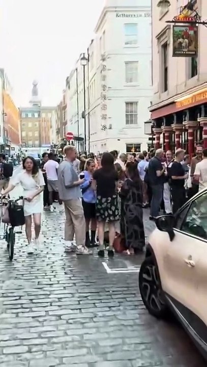 🇬🇧 No commentary, just pure London 4k vibes 🎧🚶