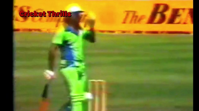 Javed Miandad 72 off 82 Balls 130 Mins 7 Fours vs Aus 2nd Match at Melbourne, Nov 22 1981 B & H Cup.