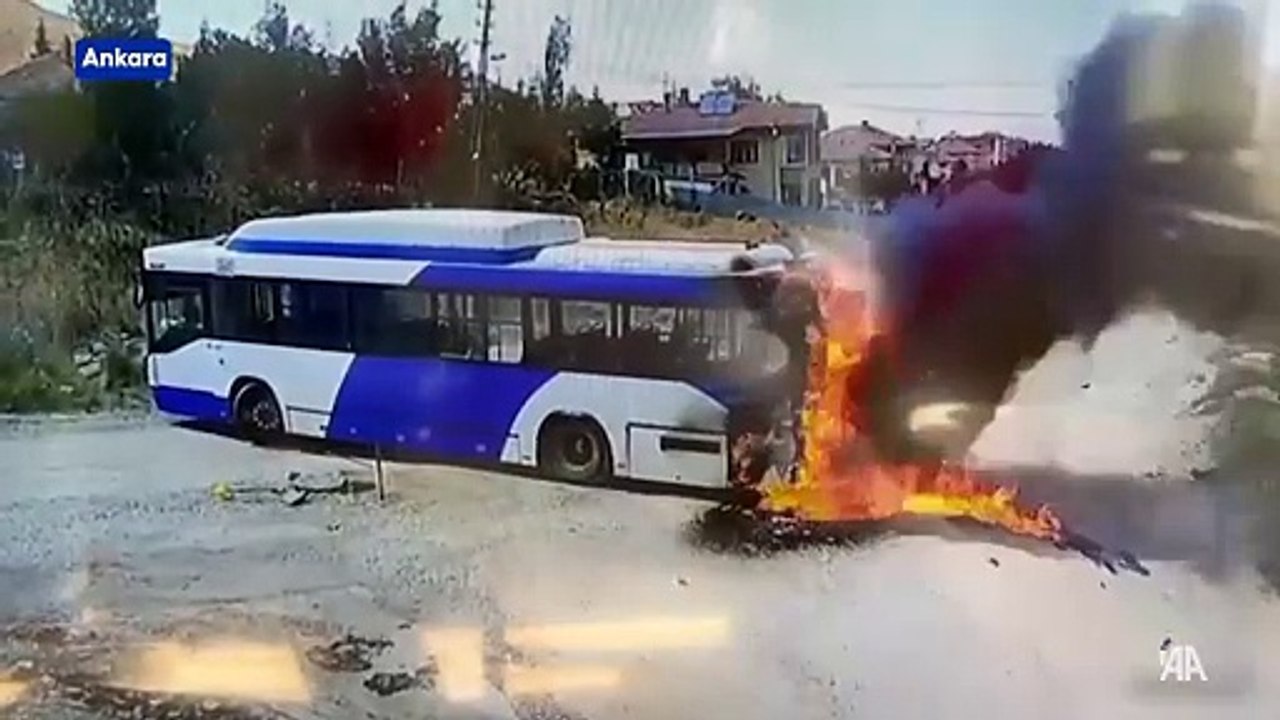Ankara'da EGO otobüsünün yandığı anlar güvenlik kamerasında
